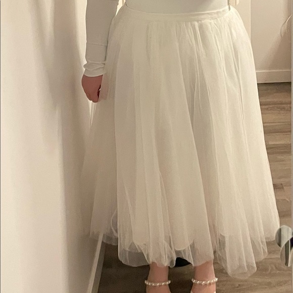 David’s Bridal Tulle Skirt - Picture 2 of 2